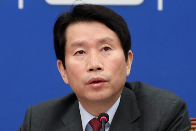 이인영 더불어민주당 원내대표가 17일 오전 서울 여의도 국회에서 열린 최고위원회의에서 모두발언을 하고 있다. 사진=뉴스1
