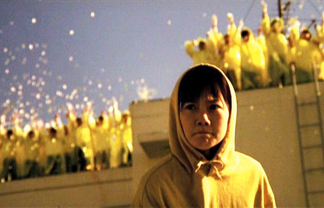 봉준호 감독의 장편 데뷔작 ‘플란다스의 개’ (2000년)의 한 장면. 그는 독특한 연출력으로 2000년대 영화의 흐름을 이끌었다.