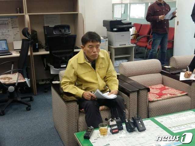기자브리핑을 하고 있는 대전시 이강혁 보건복지국장.© 뉴스1