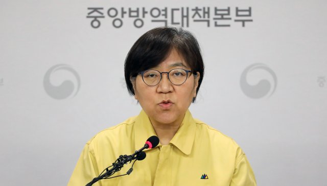 정은경 질병관리본부장이 24일 충북 청주시 질병관리본부 브리핑실에서 코로나19 국내 발생 현황 브리핑을 하고 있다. 사진=뉴스1