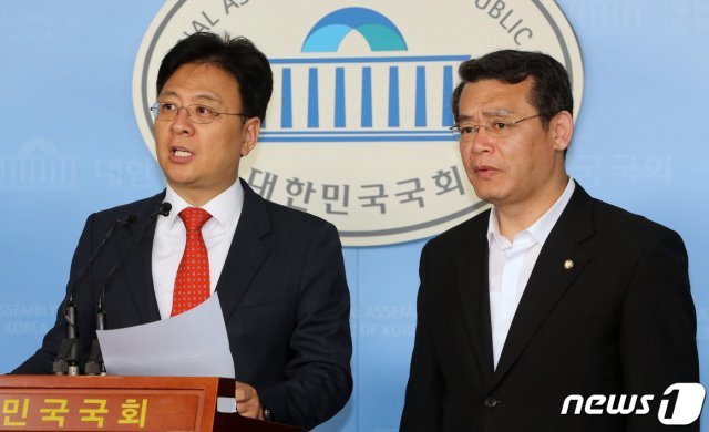 장진영 변호사(왼쪽). © News1