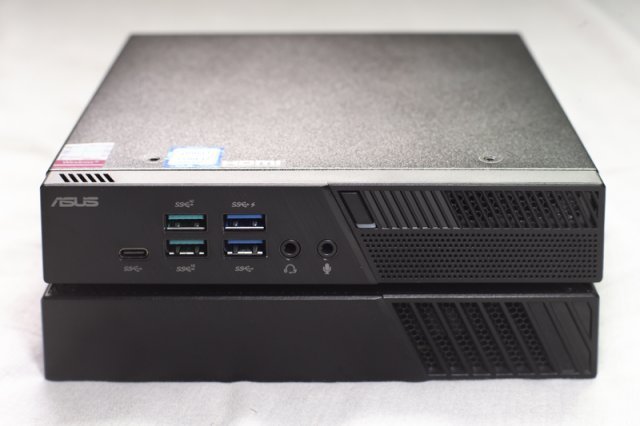 활용하기에 따라 휴대용 미니PC에서부터 데스크톱으로 쓸 수 있는 에이수스 PB60G(출처=IT동아)