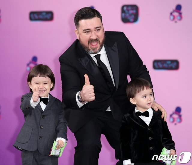 샘 해밍턴과 윌리엄, 벤틀리 © News1 DB