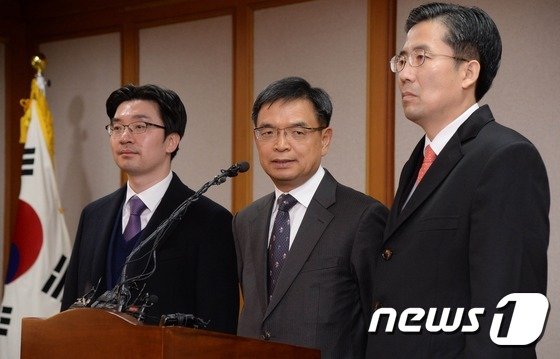 박근혜 대통령측 탄핵 심판 법률대리인단인 채명성·이중환·손범규 변호사. 2016.12.16/뉴스1 © News1