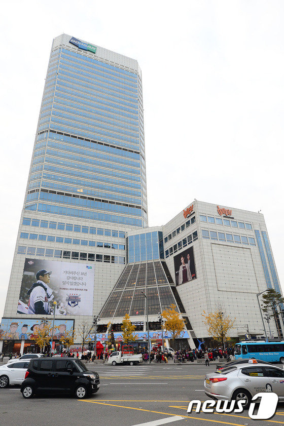서울 중구 소재 두산타워 © News1