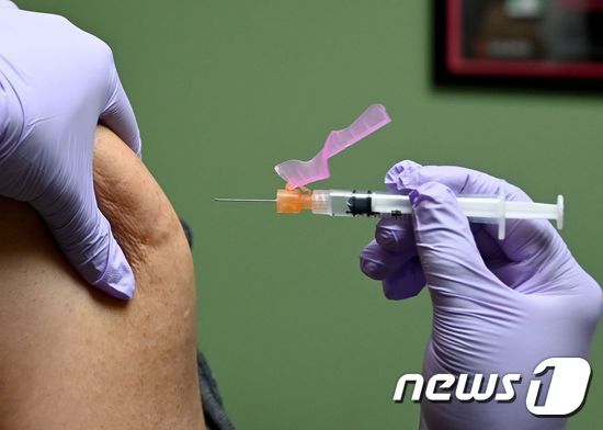 BCG 백신이 신종 코로나바이러스 감염증(코로나19) 예방에도 효과가 있을지 검증하기 위한 연구가 호주 멜버른에서 시작됐다. © AFP=뉴스1