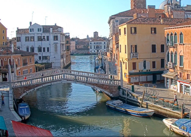 12일 신종 코로나바이러스 감염증(코로나19)으로 텅 빈 주요 관광지들.이탈리아 베네치아 굴리에 다리, 유튜브 ‘I Love You Venice’ 화면 캡처