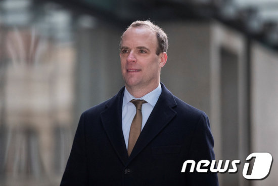 도미니크 라브 영국 총리대행… © 로이터=뉴스1© 뉴스1