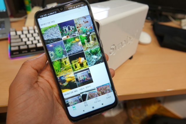 모바일 앱을 통해 스마트폰으로도 모먼트 서비스를 이용할 수 있다 (출처=IT동아)