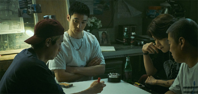 ‘사냥의 시간’에는 박정민 이제훈 최우식 안재홍(왼쪽부터) 등 최근 충무로에서 가장 ‘핫’한 배우들이 참여했다. 넷플릭스 제공