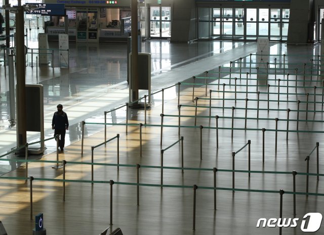 텅 빈 인천공항 © News1