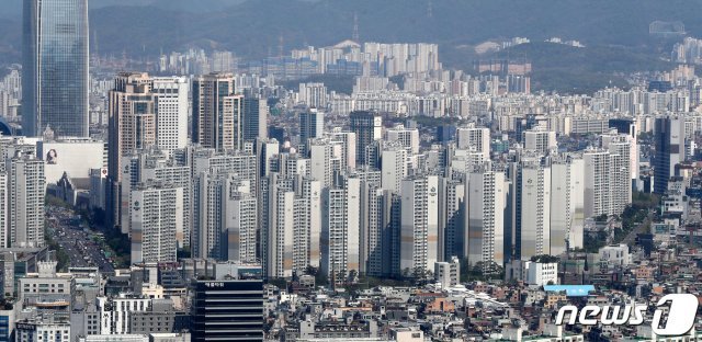 서울의 아파트 단지 모습. 2020.4.28/뉴스1 © News1