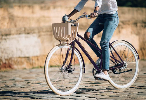 네스프레소와 착한 자전거 기업 ‘벨로소피(Velosophy)’가 손잡고 커피 캡슐 300개를 재활용해 만든 자전거 ‘리:사이클(RE:CYCLE)’.