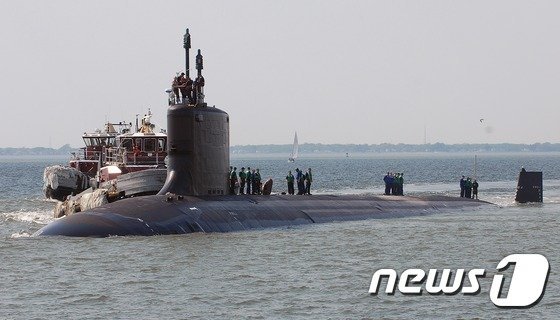 어뢰(MK-48)를 장착하고 있는 미국 핵 추진 잠수함 노스캐롤라이나호. (미 해군 홈페이지) 2016. 2.15/뉴스1