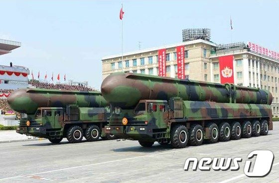 북한의 대륙간탄도미사일(ICBM). © 뉴스1