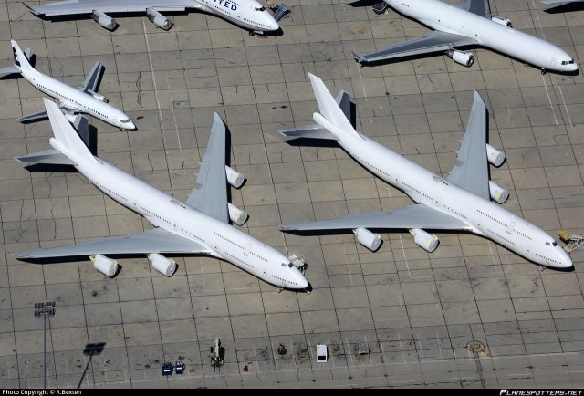 미국의 자기 미국 에어포스 1 으로 선정된 747-8i가 개조작업을 기다기로 있다. / 사진출처 구글