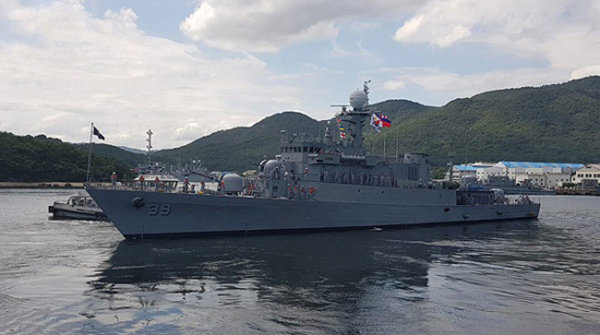 필리핀은 방공호위함으로 우리나라 현대중공업의 2800t급 호위함인 호세 리잘급을 2척 구입한 바 있다.