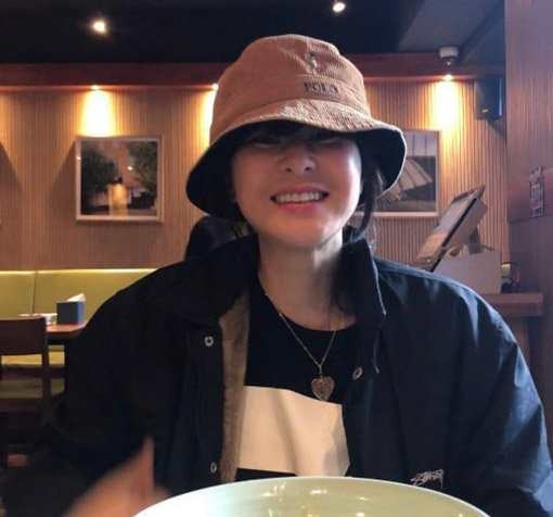 일명 ‘벙거지 모자’는 화장기 없는 얼굴을 가리기에 좋고, 멋을 내기에도 좋은 일석이조의 아이템이다. 최강희(사진)와 공효진 등 패셔니스타들이 즐겨 쓴다. 사진출처｜최강희 SNS