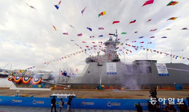 해군의 대구급 호위함 ‘서울함(FFG-2,2800톤급)’ 진수식이 열렸다. 박경모 기자