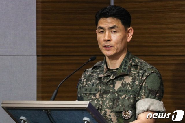 김준락 합참 공보실장이 1일 오전 서울 용산구 국방부 브리핑룸에서 취재진들의 질문에 답하고 있다… 2019.8.1/뉴스1 © News1