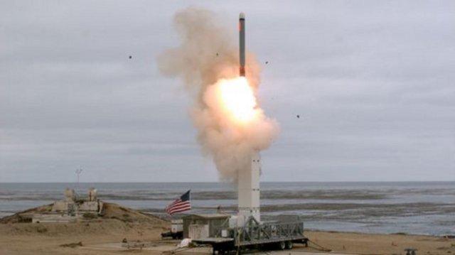 미국이 지난해 8월 18일 중거리순항미사일을 시험발사하고 있다. DOD