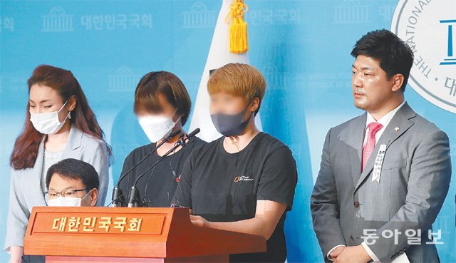 “안맞으면 이상한 날… 성추행-돈 갈취도” 故최숙현 선수 동료들 폭로회견