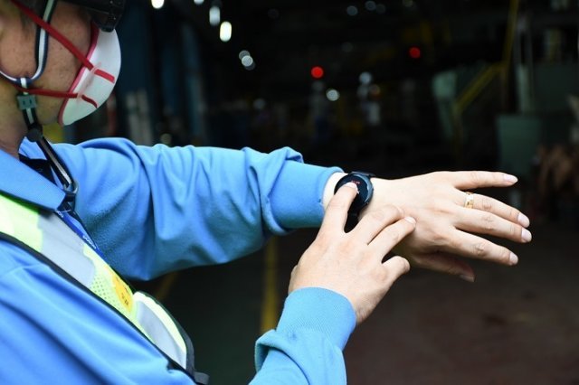 포스코 스마트워치. 포스코 제공