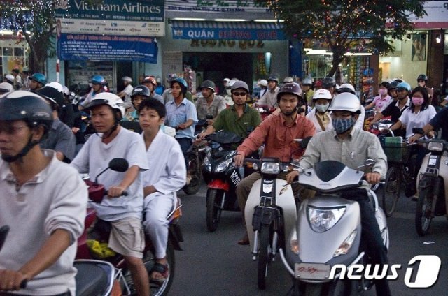 베트남 시민들이 이동하고 있는 모습.-출처-바이두 갈무리© 뉴스1