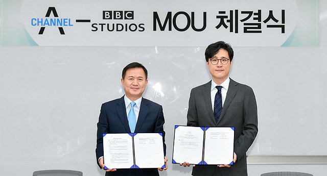 업무협약식에 참석한 김차수 채널A 대표(왼쪽)와 이거령 BBC스튜디오 동북아시아 대표. 채널A 제공