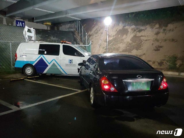 무면허 음주운전 사고를 낸 운전자가 운행한 SM5 차량.(부산경찰청 제공) /ⓒ 뉴스1