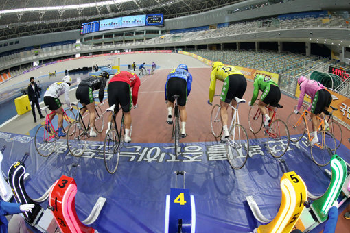 경륜·경정 시범 경주가 17일부터 23일까지 열린다. 사진은 4월 광명 스피돔에서 시행한 1차 시범경주. 사진제공｜국민체육진흥공단