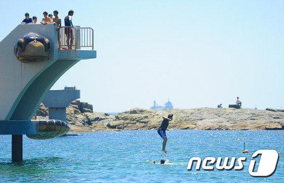 부산 송도 해수욕장다이빙대 © News1 DB