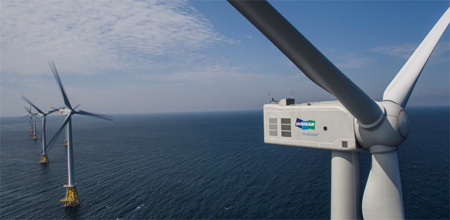 국내 첫 상업용 해상풍력 발전소인 제주 탐라해상풍력 단지 모습. 두산중공업은 이곳에 해상풍력발전기 10기(30MW)를 설치했으며 제주도민 약 2만4000가구에서 사용 가능한 에너지를 공급하고 있다. 두산중공업 제공
