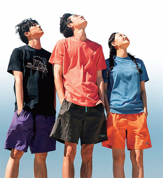 배럴 홀리데이룩