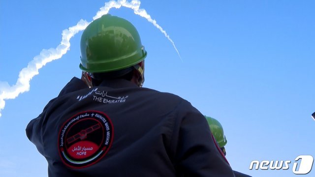 20일 아랍에미리트(UAE)의 ‘아말(Al Amal) 화성탐사선’이 일본 미쓰비시중공업의 발사체 MHI-2A 로켓에 실려 오전 6시58분(일본 현지기준) 일본 가고시마현 소재 다네가시마 우주센터에서 성공적으로 발사됐다. (무함마드 빈 라시드 우주센터(MBRSC) 제공) 2020.07.20/뉴스1