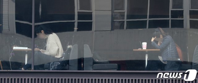 서울대입구역 근처 한 커피전문점. 사진은 기사 내용과 무관. /뉴스1 © News1