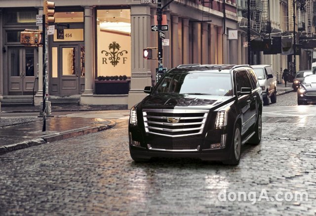 캐딜락 현행 에스컬레이드