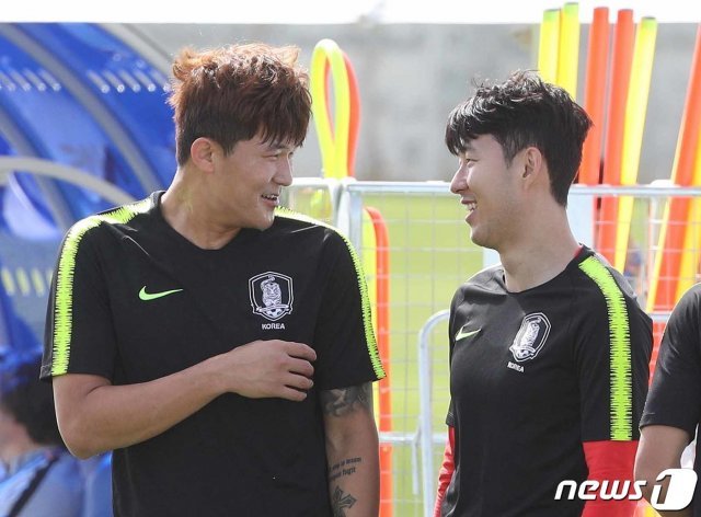 축구 국가대표팀 손흥민(오른쪽)과 김민재. /뉴스1 © News1