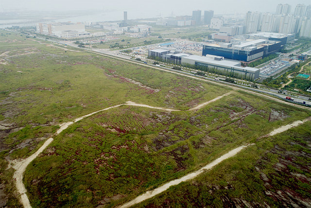 인천 송도국제도시 11공구 인하대 수익용 부지 전경. 인천경제청이 협의 없이 이 부지의 용도를 지식기반서비스용지에서 제조업이 들어서는 산업 용지로 바꾸면서 인하대 구성원들의 반발이 거세지고 있다. 인하대 제공