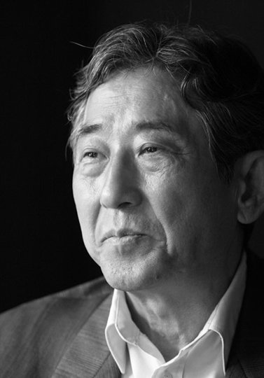소설가 서정인은 소설 형식의 미학적 탐구, 문체적 실험으로 한국 현대소설의 새 지평을 열었다는 평가를 받고 있다. 사진 출처 위키피디아