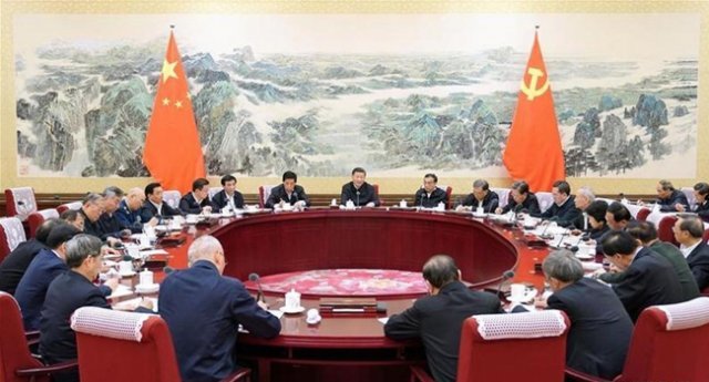 중국 공산당 지도부인 정치국 상무위원들이 주요 정책을 논의하고 있다. [China Daily]