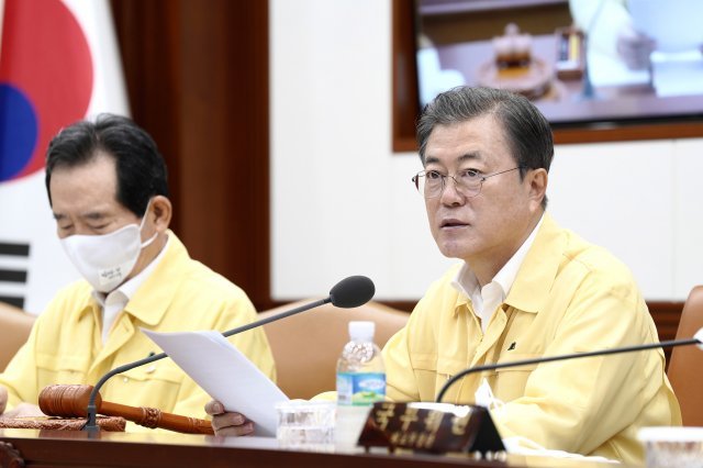 문재인 대통령이 11일 서울 종로구 정부서울청사에서 열린 제41회 집중호우 긴급점검 국무회의에서 모두발언을 하고 있다. 사진=청와대 제공