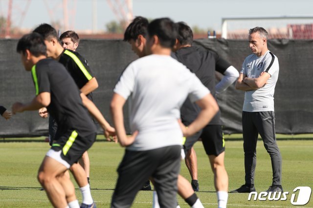 오는 10월과 11월에 열릴 예정이던 2020 카타르 월드컵 아시아지역 2차예선이 2021년으로 연기됐다.  © News1