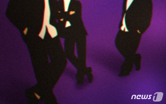 경기 안산단원경찰서는 공갈, 감금, 폭행 등 혐의로 A군(18) 등 5명을 붙잡아 20일 조사 중이다.News1 DB