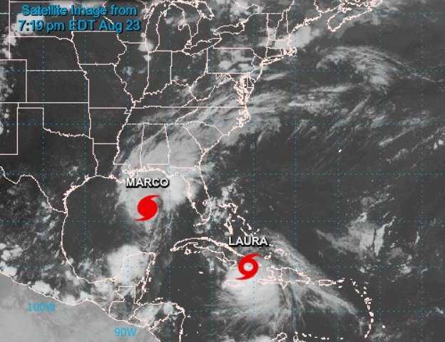 미국 남부 루이지애나주에 허리케인으로 발전한 열대성 폭풍 마르코와 로라가 접근 중이다. 미국 국립허리케인센터(NHC) 갈무리