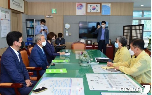 망사마스크를 착용한 김미애 통합당 의원 ⓒ News1