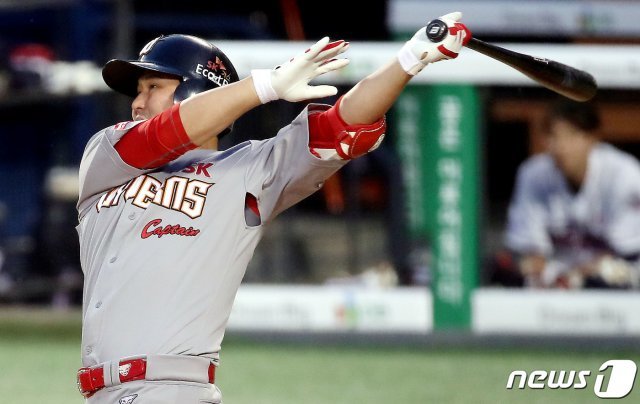 SK 와이번스의 캡틴 최정 /뉴스1 © News1