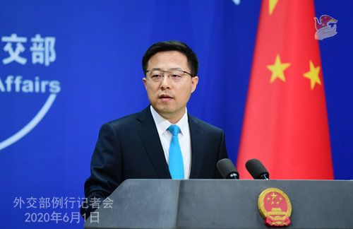 자오리젠 중국 외교부 대변인이 미군이 중국 우한에 코로나19를 전염시켰다고 주장하고 있다. [뉴시스]