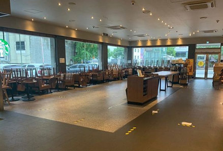 자리를 치운 스타벅스 매장. 출처= 인스타그램