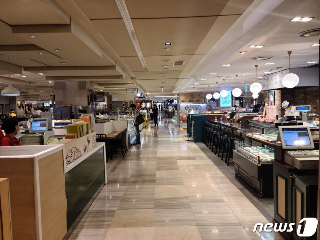 서울 중구 롯데백화점 지하1층 식당가 © 뉴스1